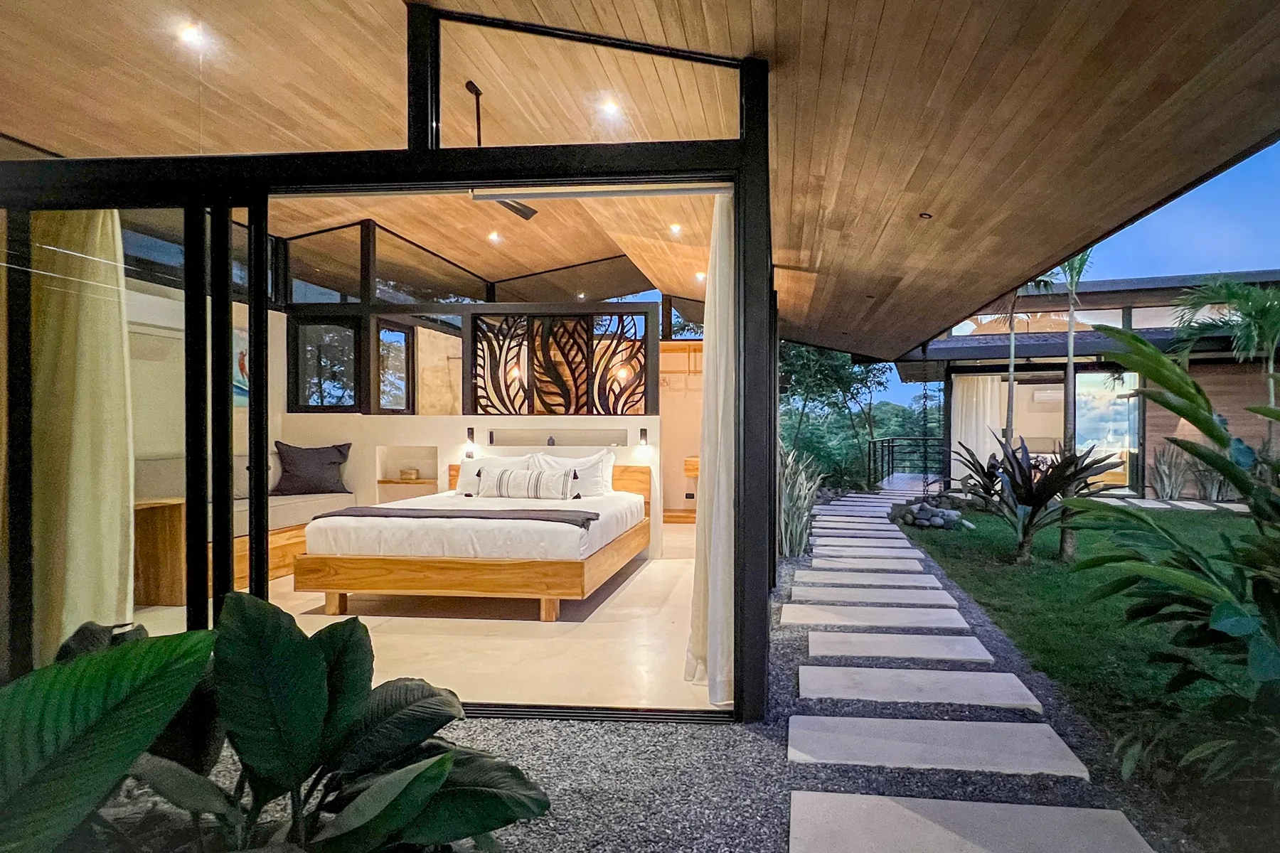 Villa Paloma, Santa Teresa