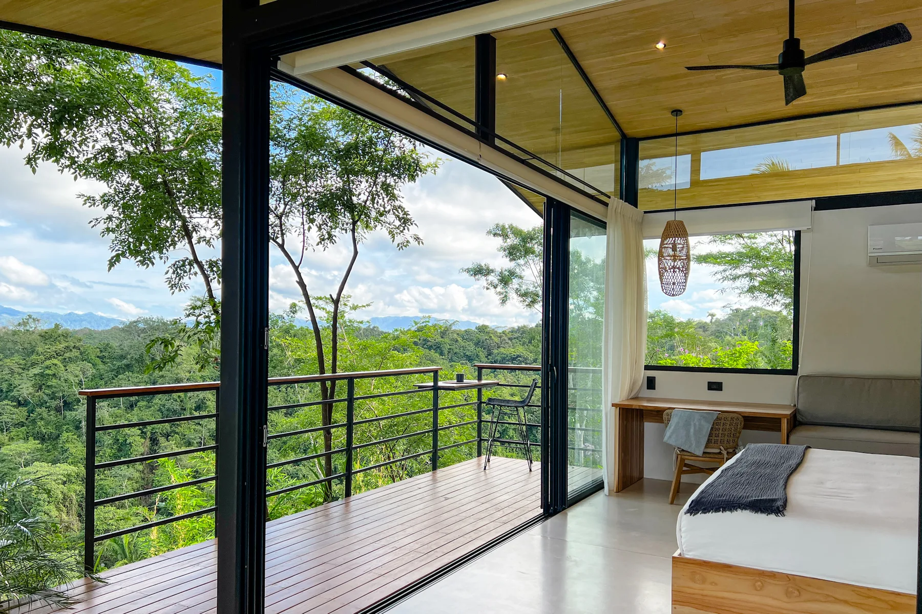 Villa Paloma, Santa Teresa