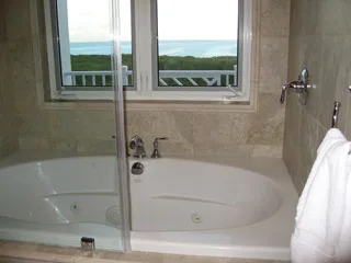 BH-10 — Bahamas Rental Home With Cable TV