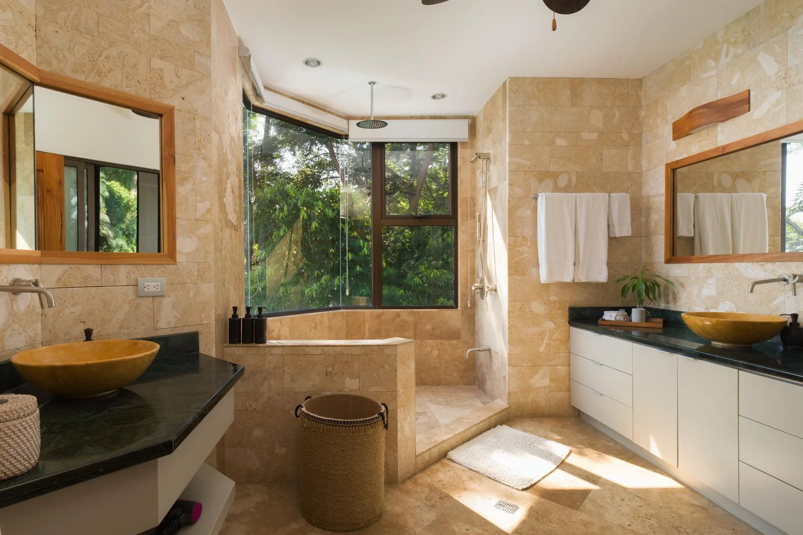 MA-21 — Costa Rica Family Vacation Luxury Villa in Manuel Antonio