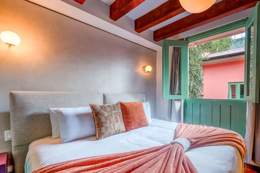 Casa AcoModo at Casco Viejo – 6BR Mansion w/ Pool