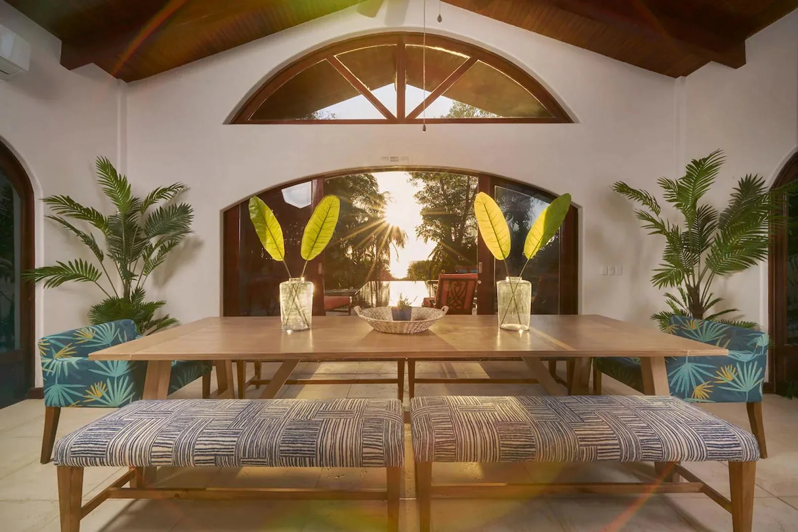 TA-31 — Beach House by Playa Langosta