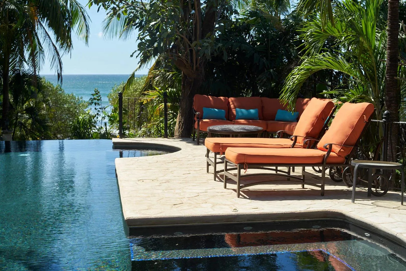 TA-31 — Beach House by Playa Langosta