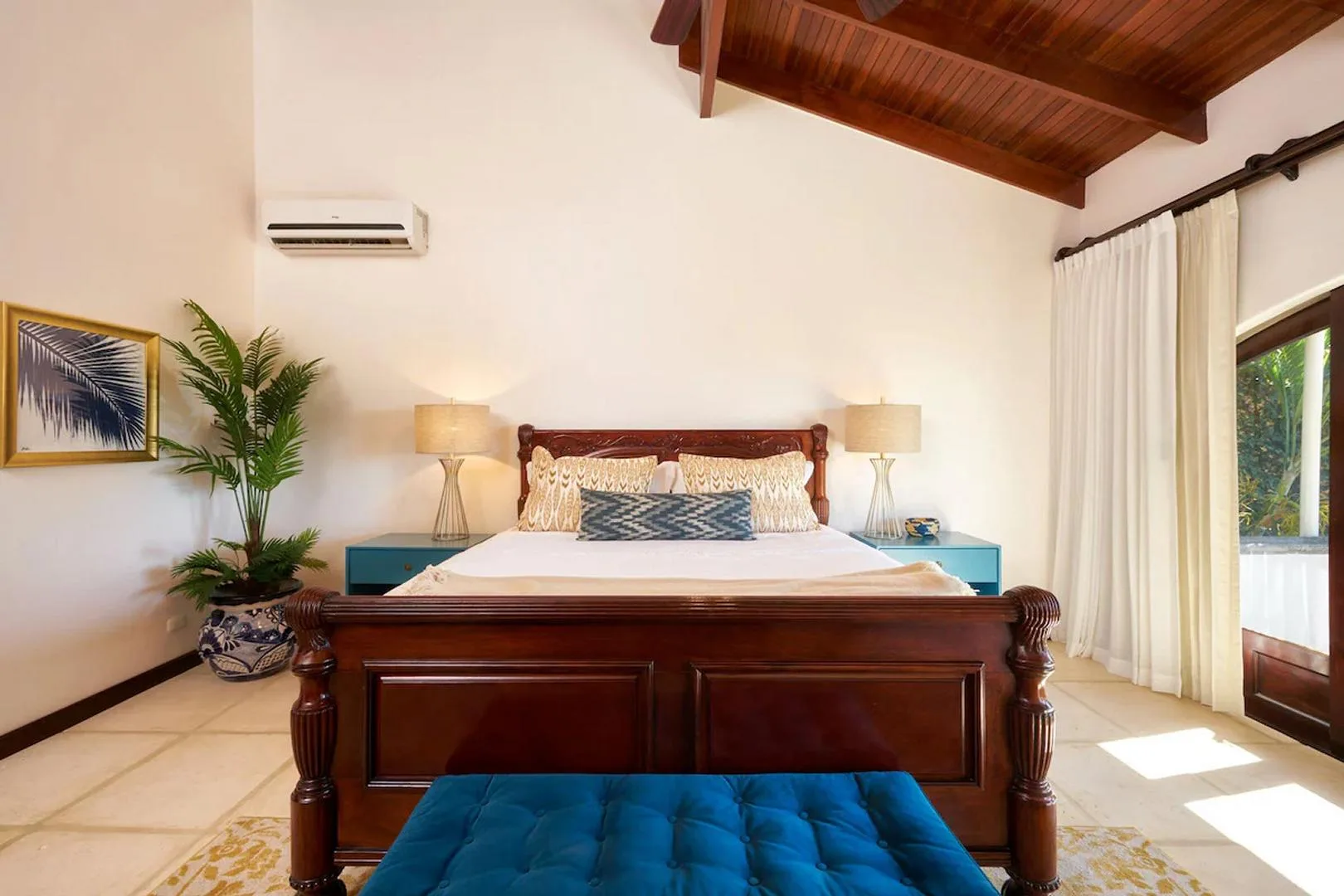 TA-31 — Beach House by Playa Langosta