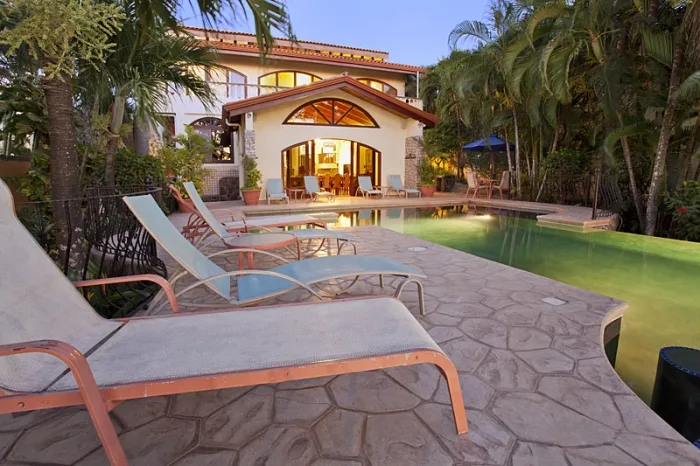 TA-31 — Beach House by Playa Langosta