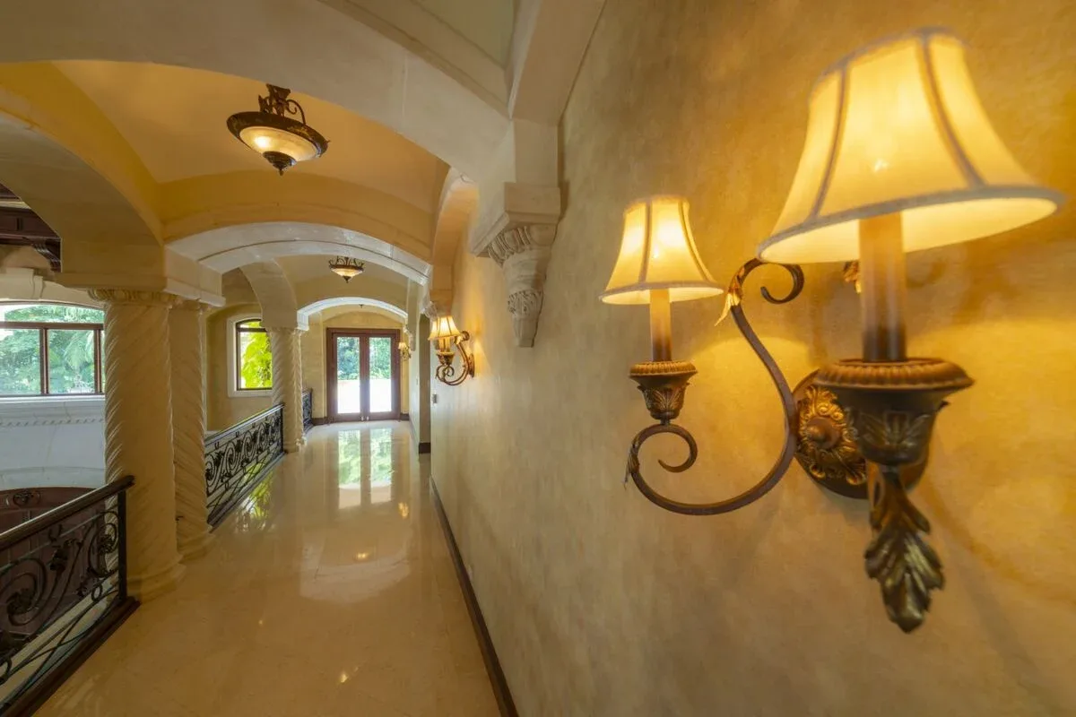 JA-44 — 10-Bedroom Villa in Los Sueños