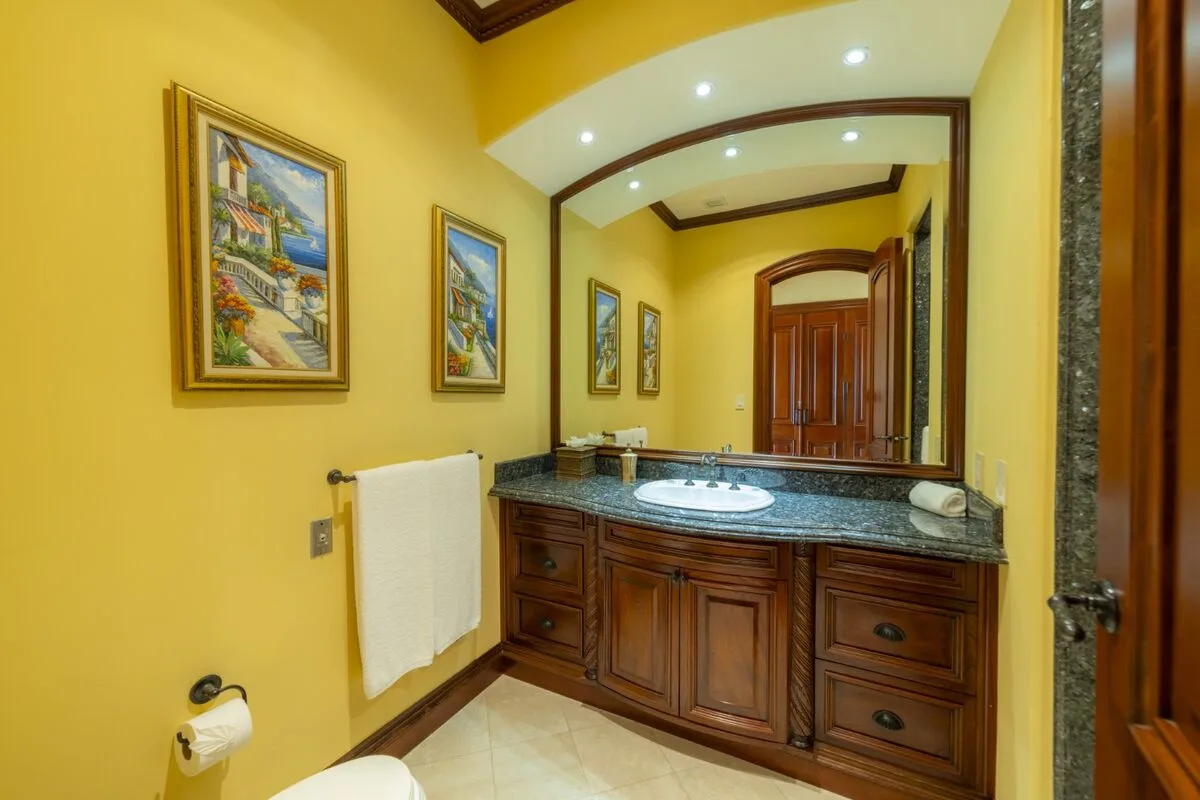 JA-44 — 10-Bedroom Villa in Los Sueños