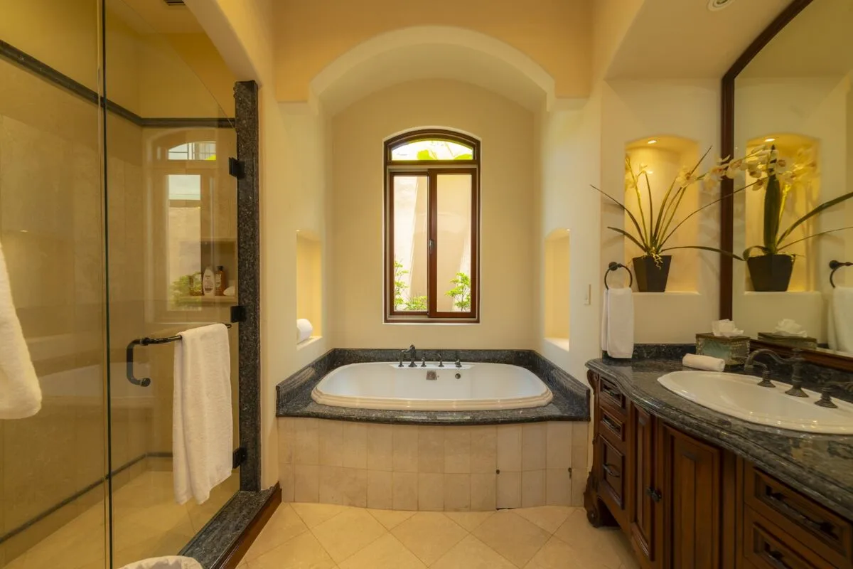 JA-44 — 10-Bedroom Villa in Los Sueños