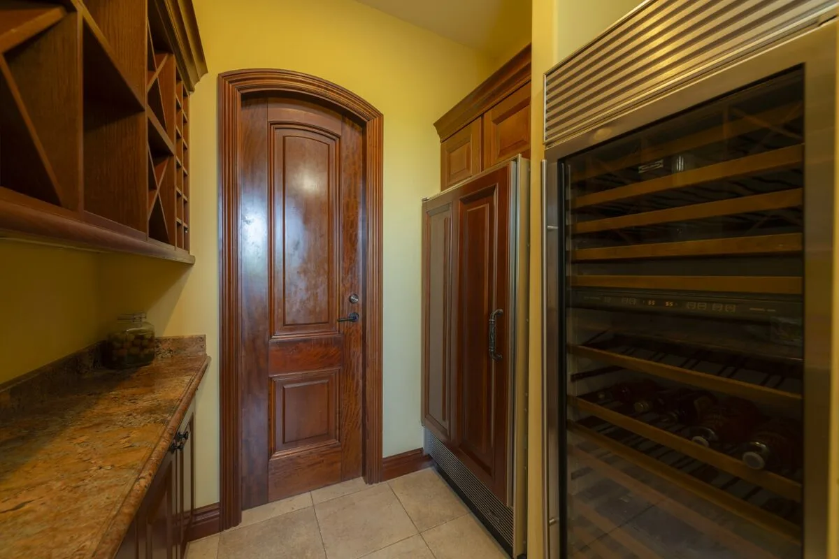 JA-44 — 10-Bedroom Villa in Los Sueños