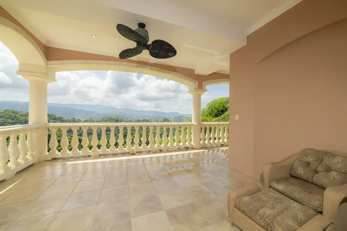 JA-44 — 10-Bedroom Villa in Los Sueños