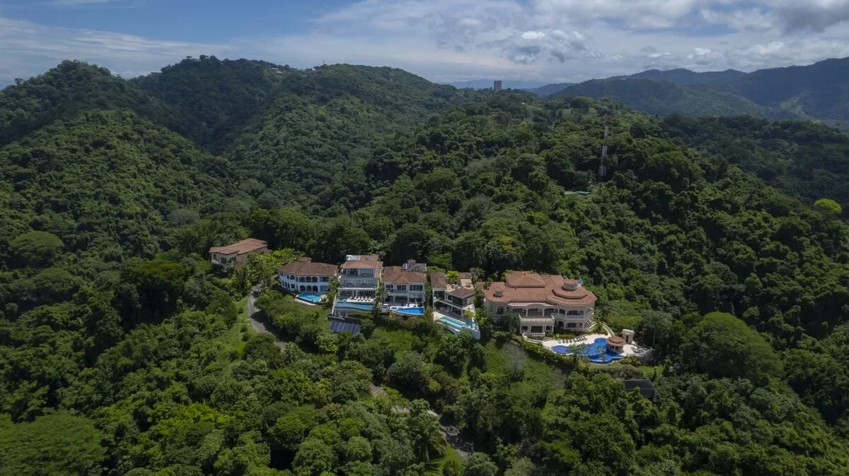 JA-44 — 10-Bedroom Villa in Los Sueños