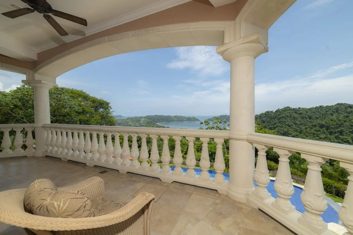 JA-44 — 10-Bedroom Villa in Los Sueños