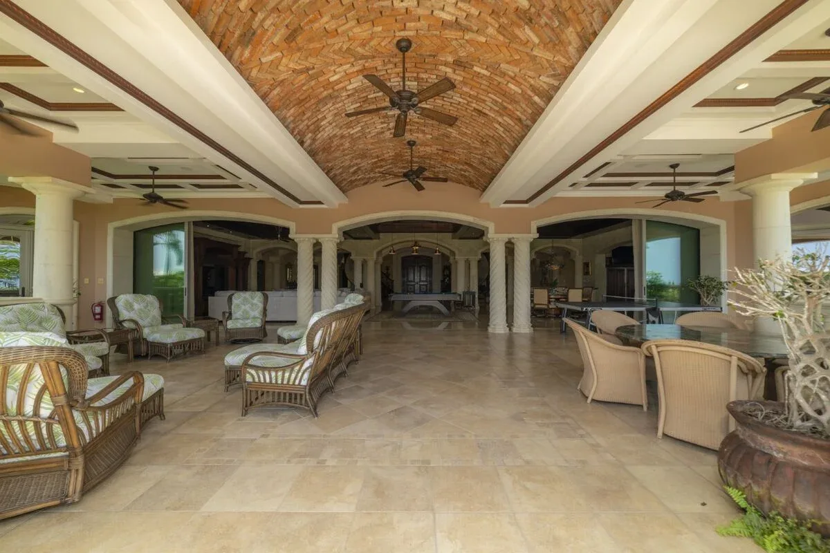 JA-44 — 10-Bedroom Villa in Los Sueños