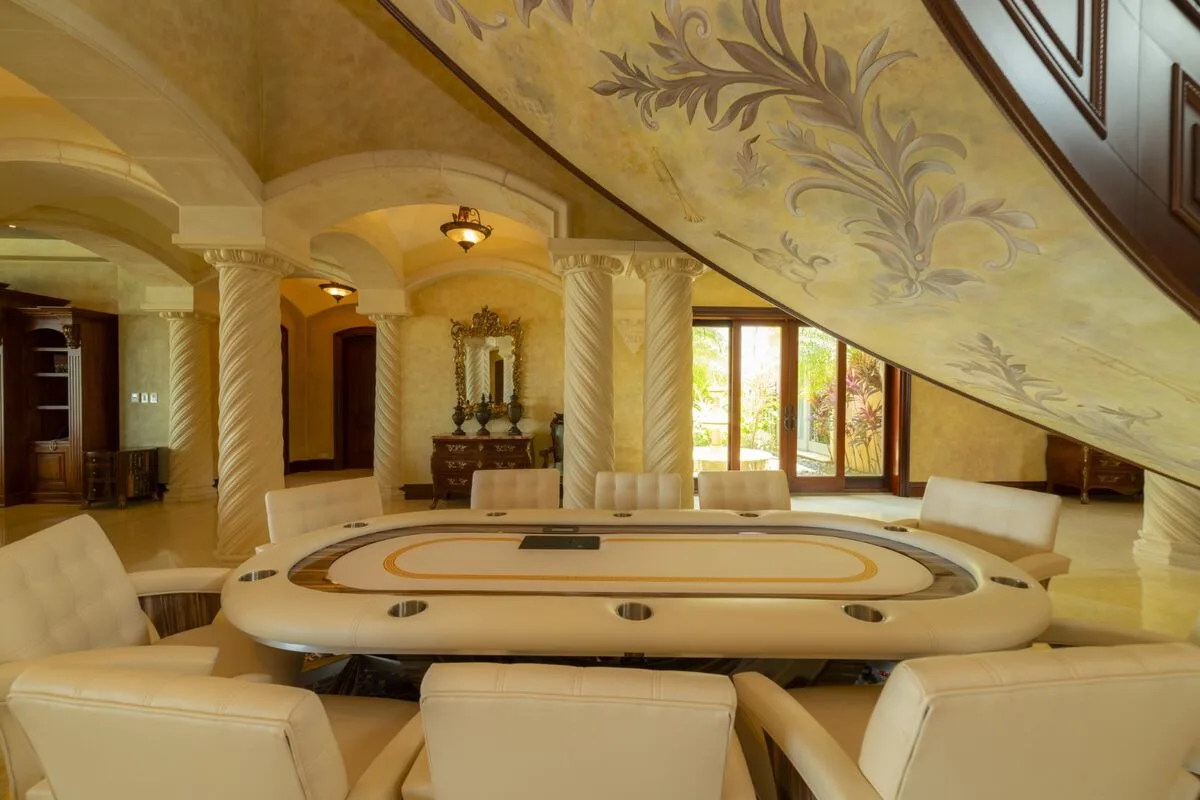 JA-44 — 10-Bedroom Villa in Los Sueños
