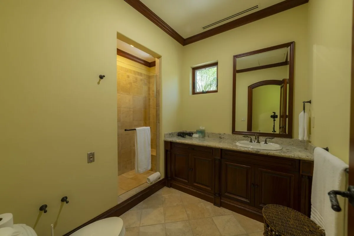 JA-44 — 10-Bedroom Villa in Los Sueños