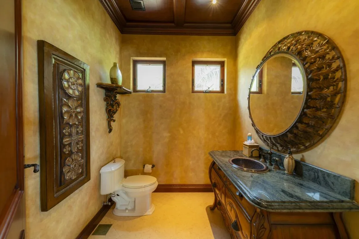 JA-44 — 10-Bedroom Villa in Los Sueños