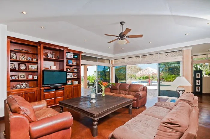 TA-09 — Tamarindo Private Rental Estate