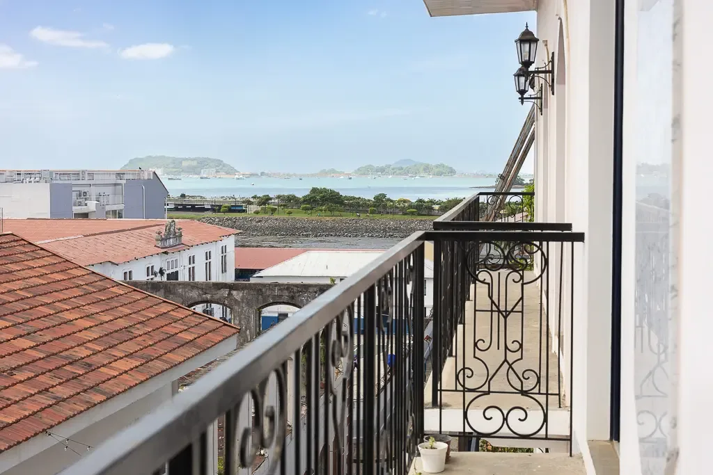The Zafiro Condo by AcoModo @Casco Viejo
