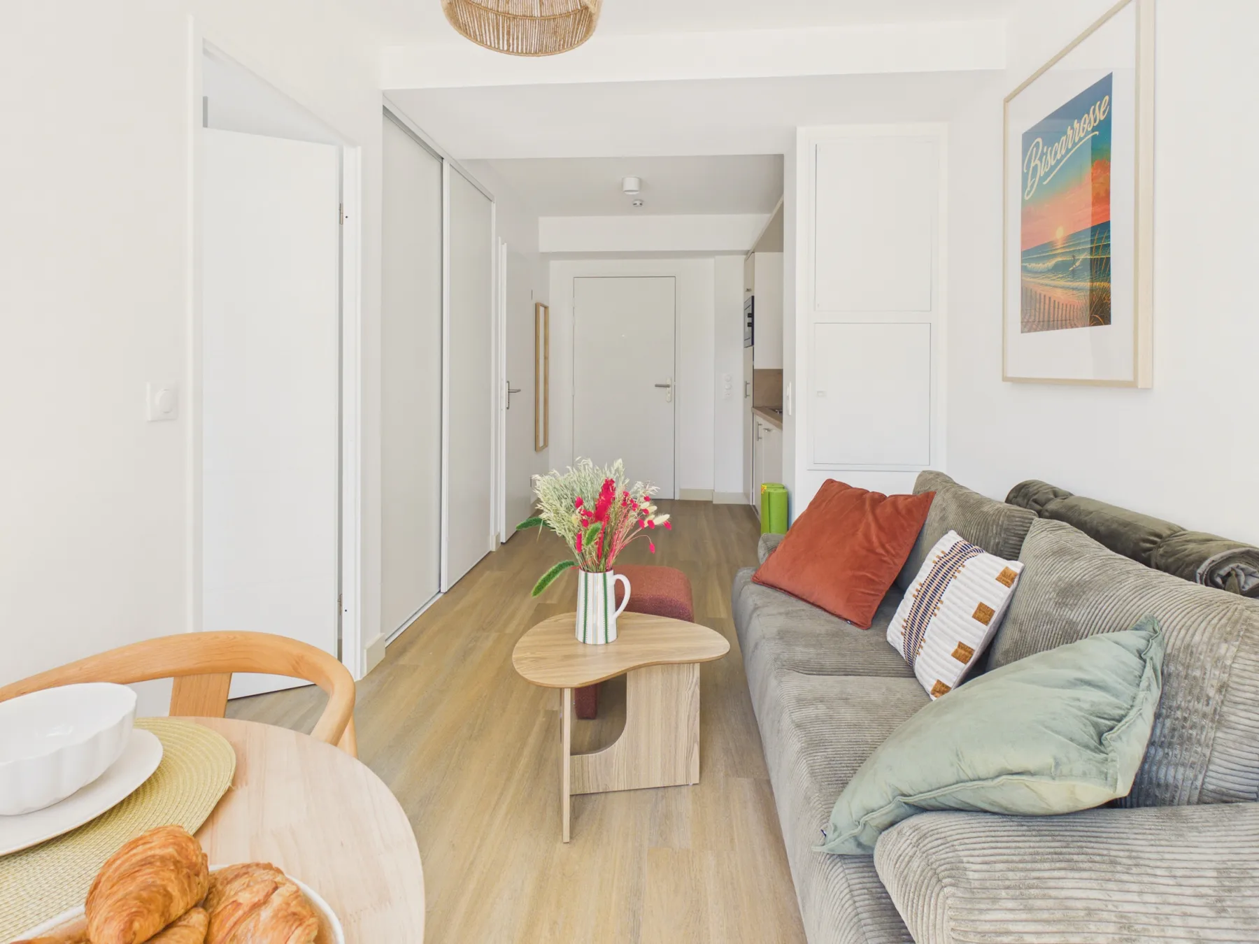The Board-appartement 4 adt 1 enf -piscine commune
