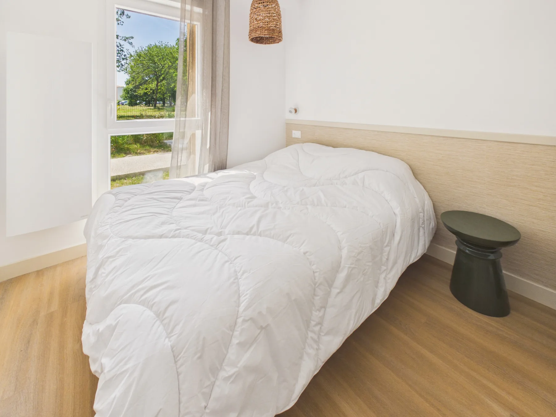 The Board-appartement 4 adt 1 enf -piscine commune