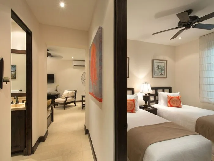 FLC-02 — Playa Flamingo Condo
