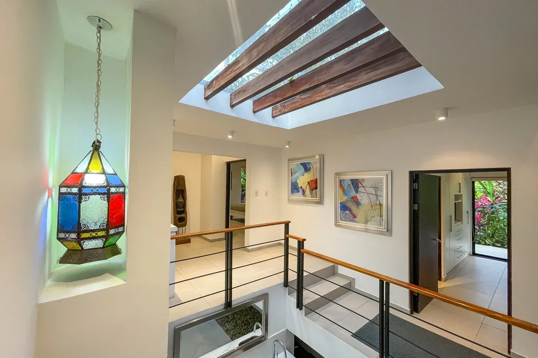 MA-20 — Contemporary Vacation Villa