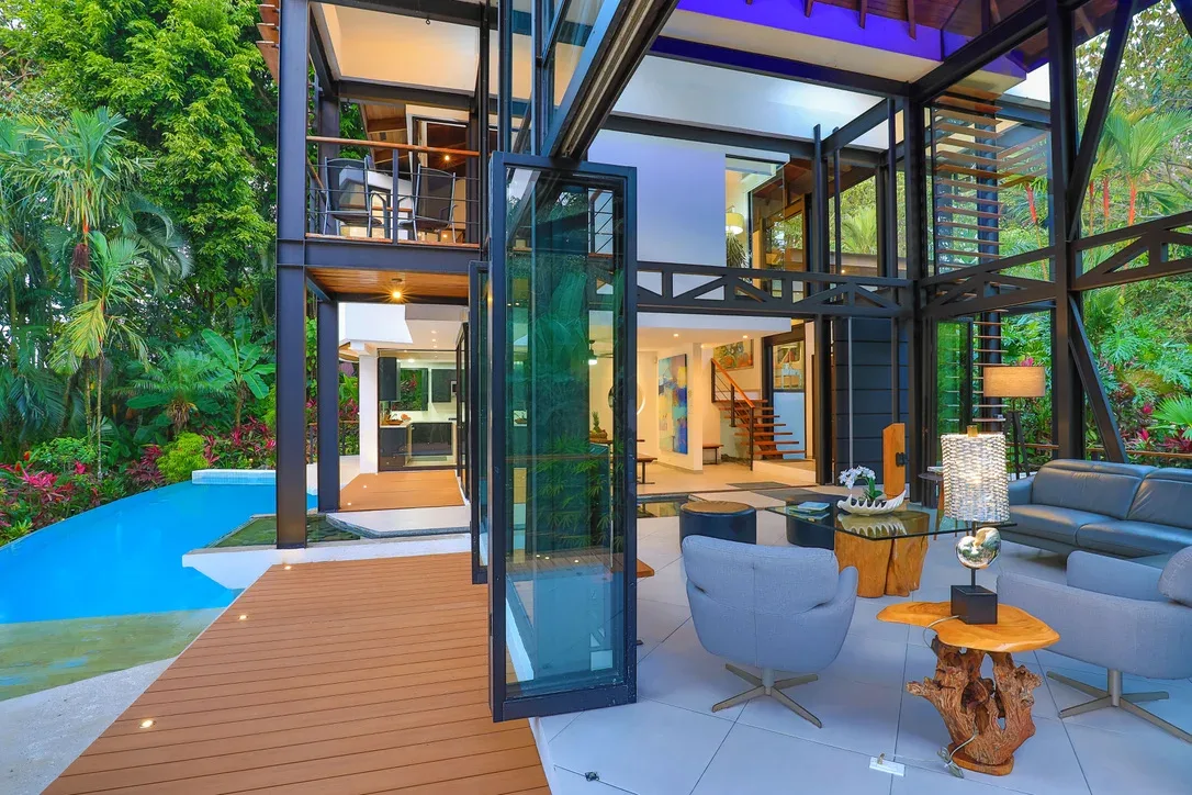 MA-20 — Contemporary Vacation Villa