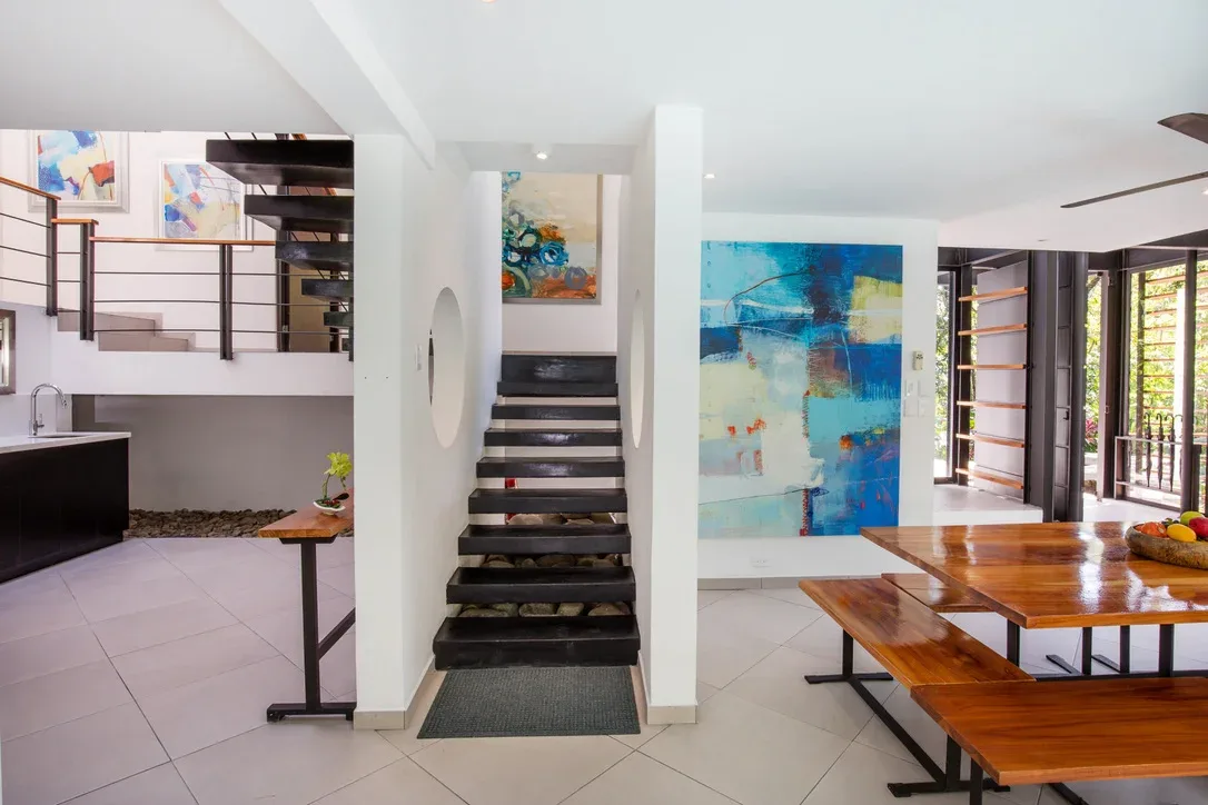 MA-20 — Contemporary Vacation Villa