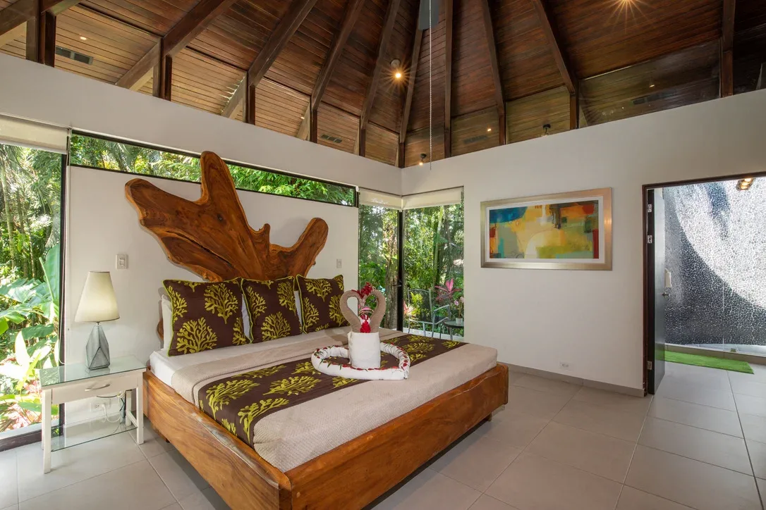 MA-20 — Contemporary Vacation Villa