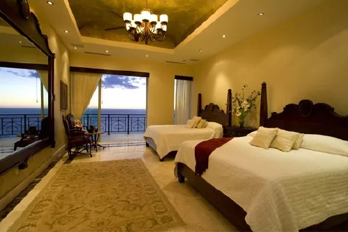 RZ-07 — Romantic Zone Beachfront Penthouse