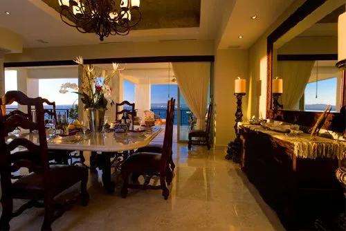 RZ-07 — Romantic Zone Beachfront Penthouse