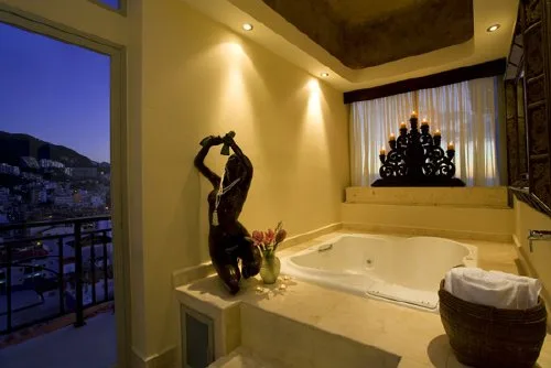 RZ-07 — Romantic Zone Beachfront Penthouse