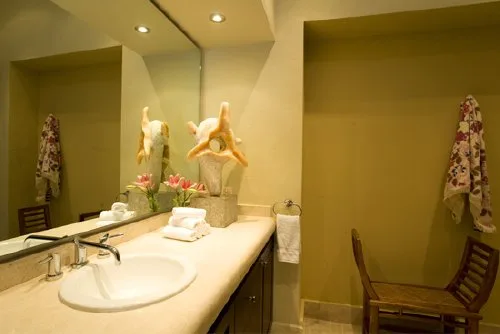RZ-07 — Romantic Zone Beachfront Penthouse