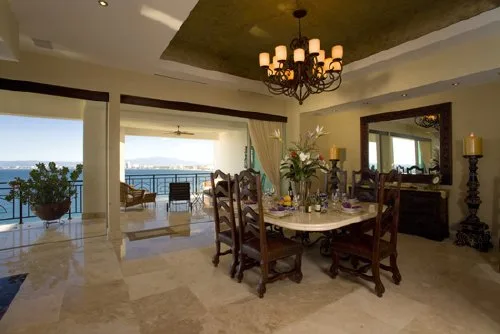 RZ-07 — Romantic Zone Beachfront Penthouse
