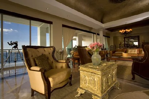 RZ-07 — Romantic Zone Beachfront Penthouse