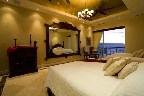 RZ-07 — Romantic Zone Beachfront Penthouse
