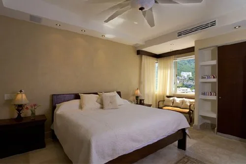 RZ-07 — Romantic Zone Beachfront Penthouse