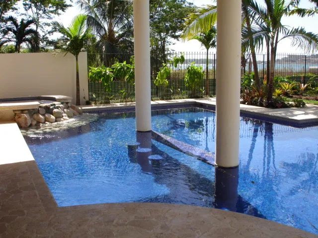 FL-06 — Playa Flamingo Beachfront Home With Pool
