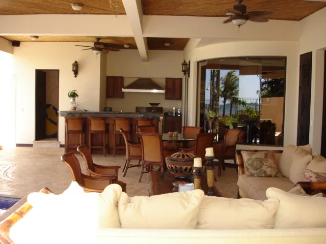 FL-06 — Playa Flamingo Beachfront Home With Pool