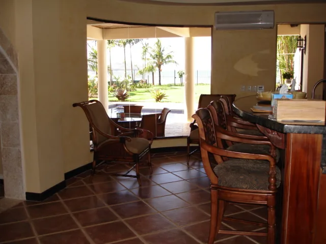 FL-06 — Playa Flamingo Beachfront Home With Pool