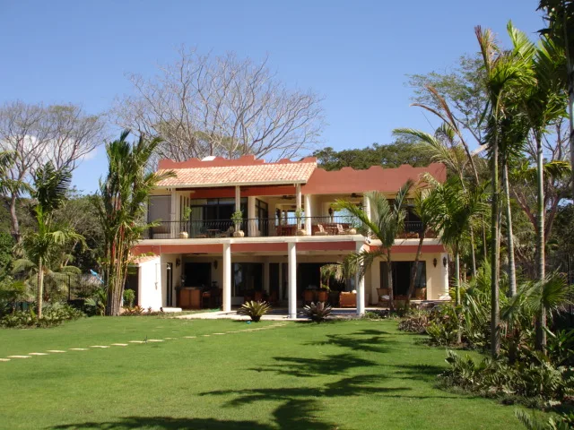FL-06 — Playa Flamingo Beachfront Home With Pool