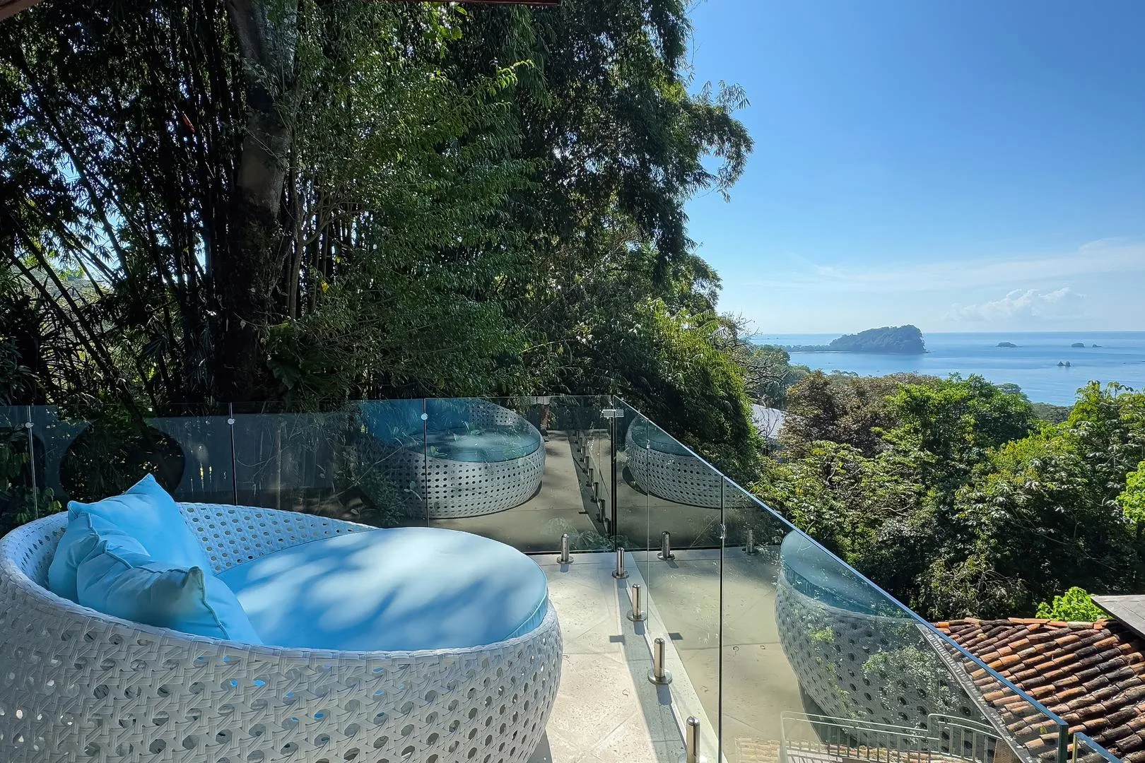 MA-04 — Casa Vista Azul
