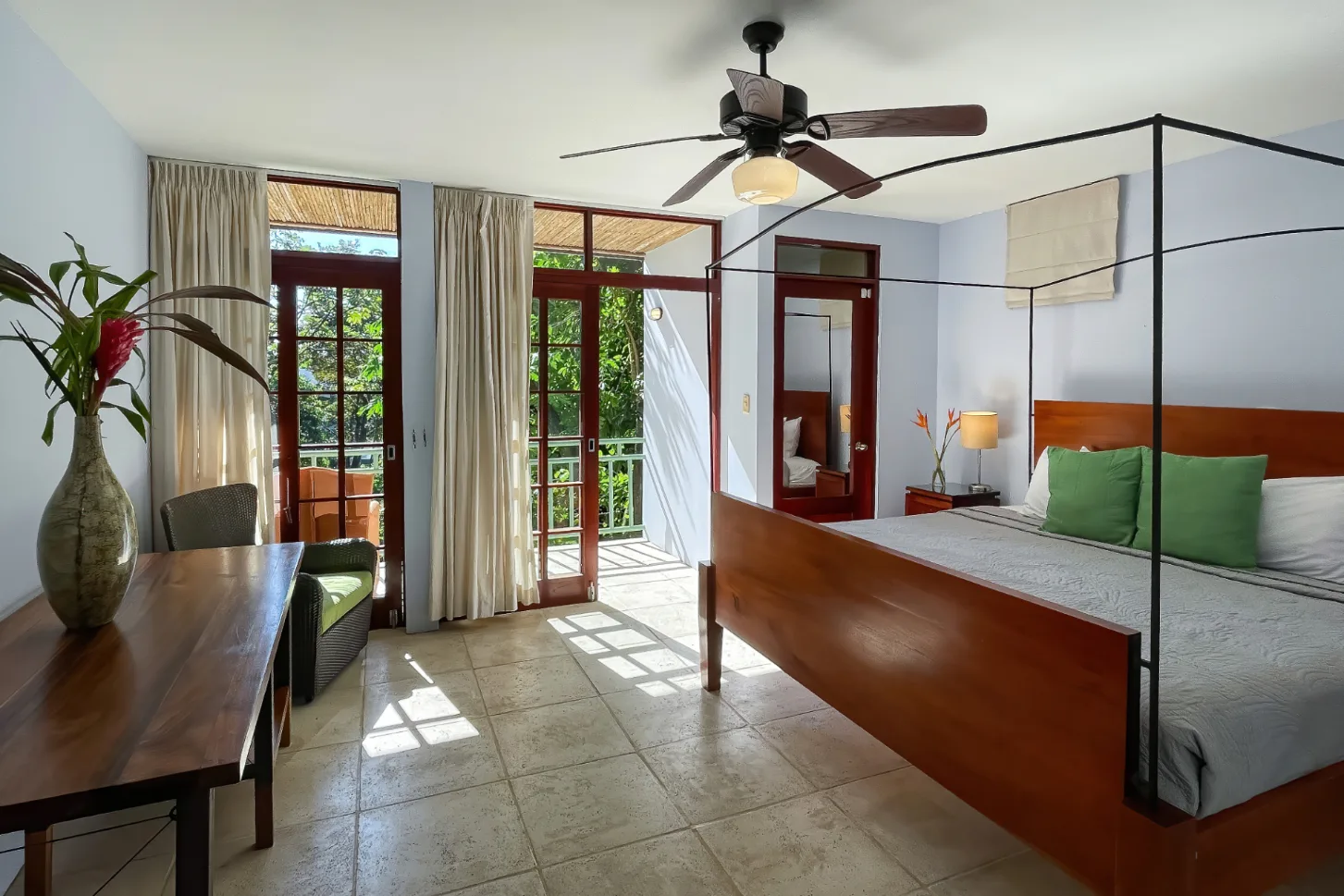 MA-04 — Casa Vista Azul