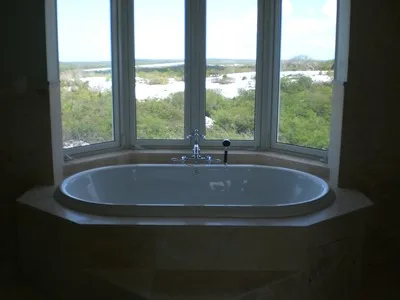 BH-09 — Bahamas Luxury Villa With Ocean Views