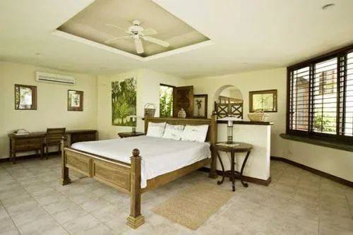 FL-42 — Playa Flamingo Beachfront Rental