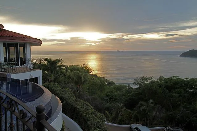 FL-37 — Playa Flamingo Ocean-View Villa