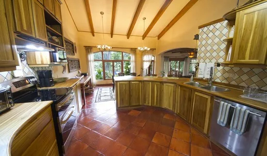 JA-09 — Jaco Vacation Villa
