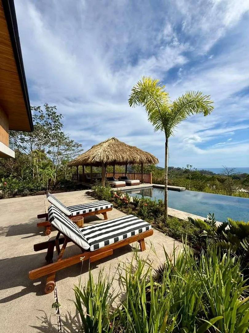 ST-01 — Oceane bleu - Brand New Villa in Santa Teresa