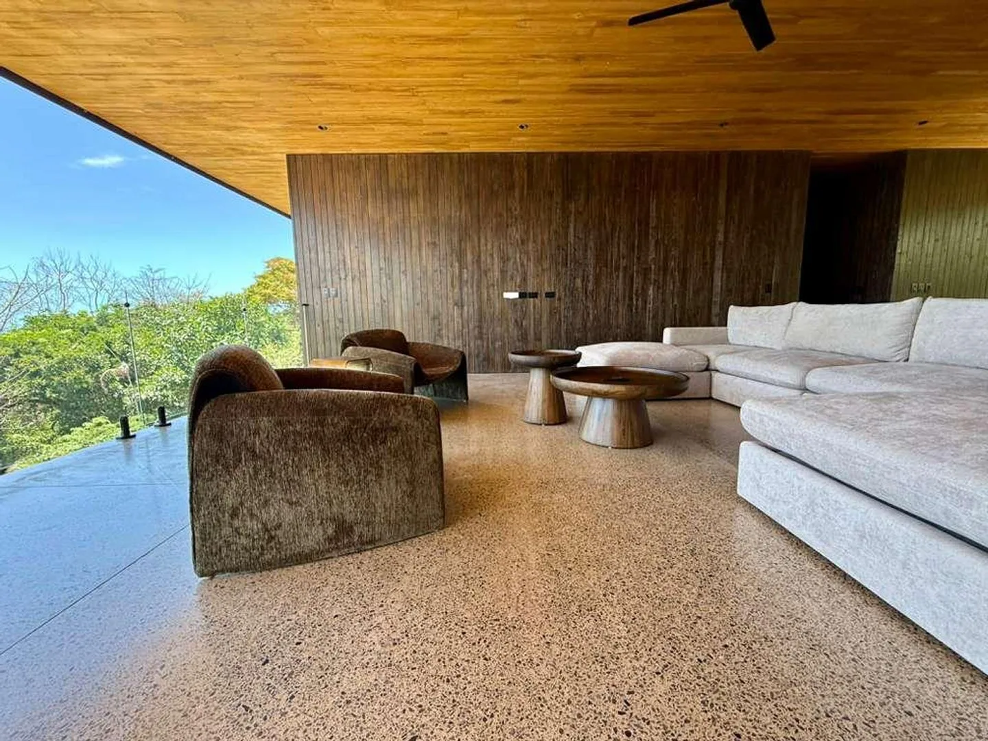 ST-01 — Oceane bleu - Brand New Villa in Santa Teresa