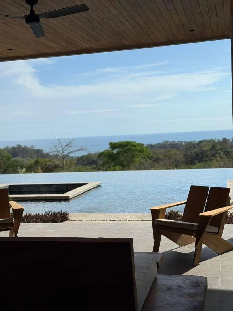 ST-01 — Oceane bleu - Brand New Villa in Santa Teresa
